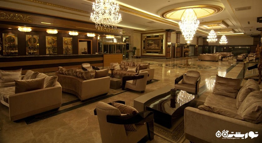 نمای کلی محوطه نشیمن لابی